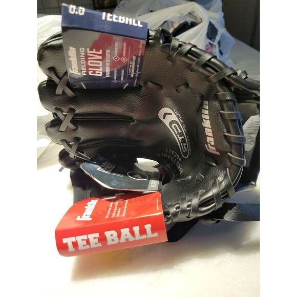 Franklin Sports 8.5" Performance Teeball Fielding Glove Right Hand Throw (Black) - Picture 2 of 3